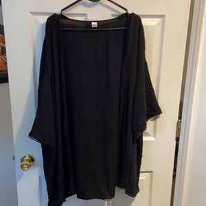 Plus Size Divided Black Kimono
